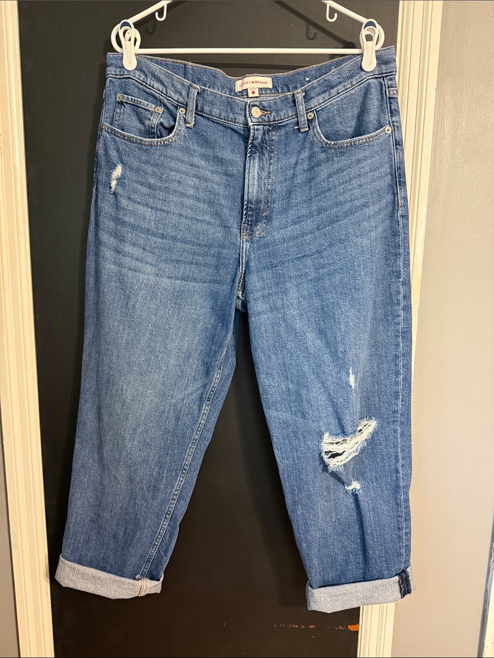 Lucky Brand Boy Mid Rise Relaxed Straight Size: 12/31 R Inseam: 28” uncuffed